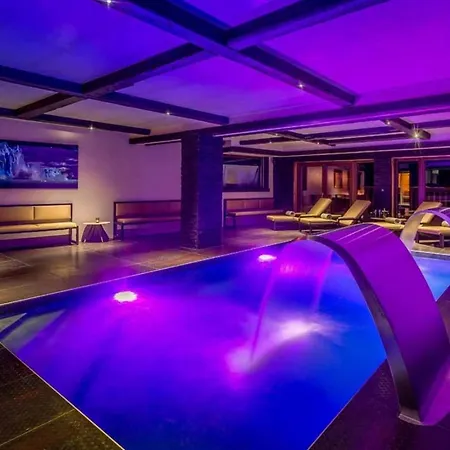 5br Stunning Chalet In Pool&sauna *