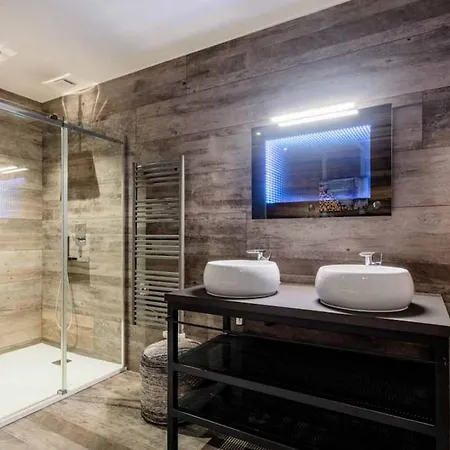 5br Stunning Chalet In Pool&sauna Villa Tignes